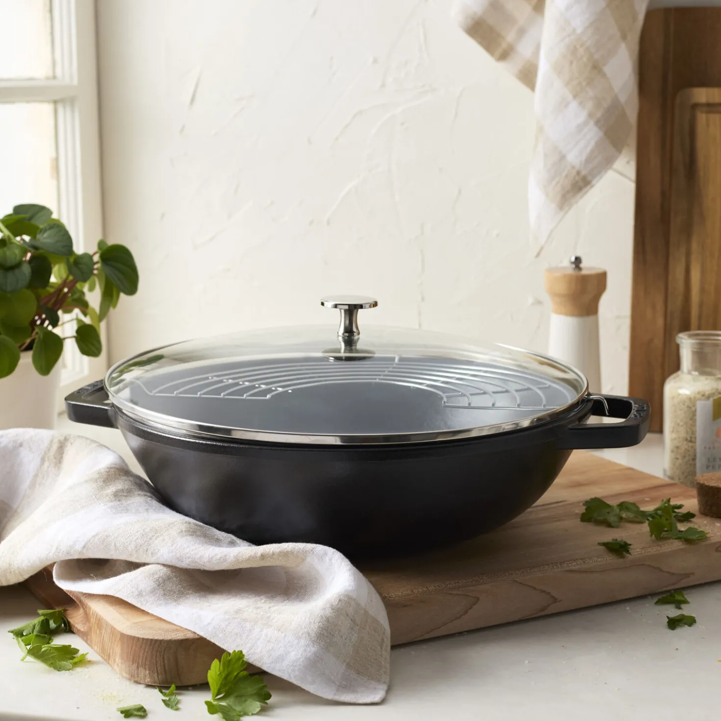 30 cm, Wok avec couvercle en verre, Noir mat