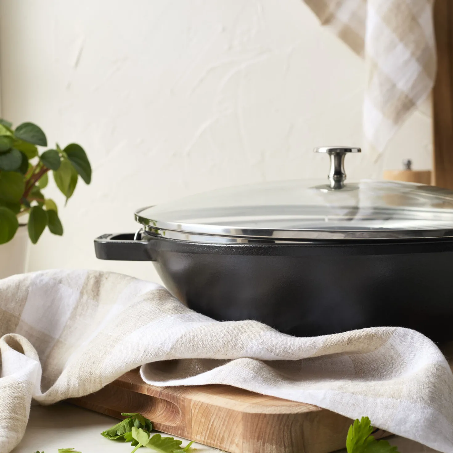 30 cm, Wok avec couvercle en verre, Noir mat