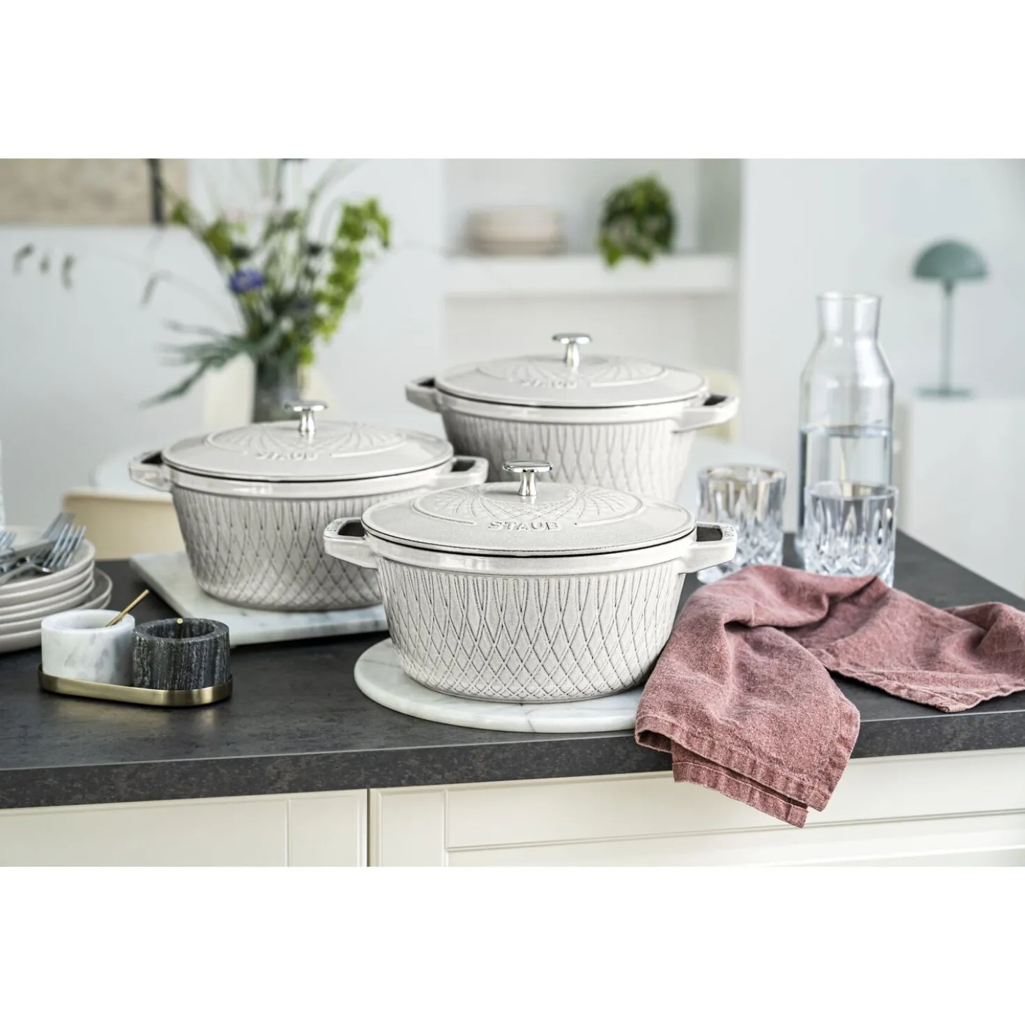 Cocotte twister 20 cm, Rond(e), Truffe blanche, Fonte