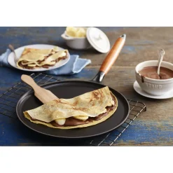 Crêpière avec poignée en bois 28 cm, Fonte, Noir mat