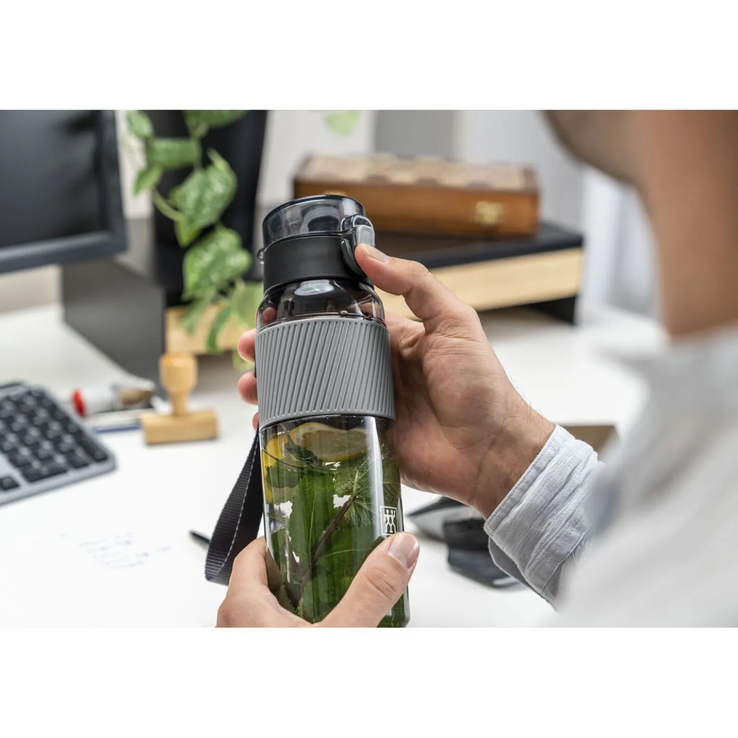 gourde, 680 ml, Tritan, Noir mat