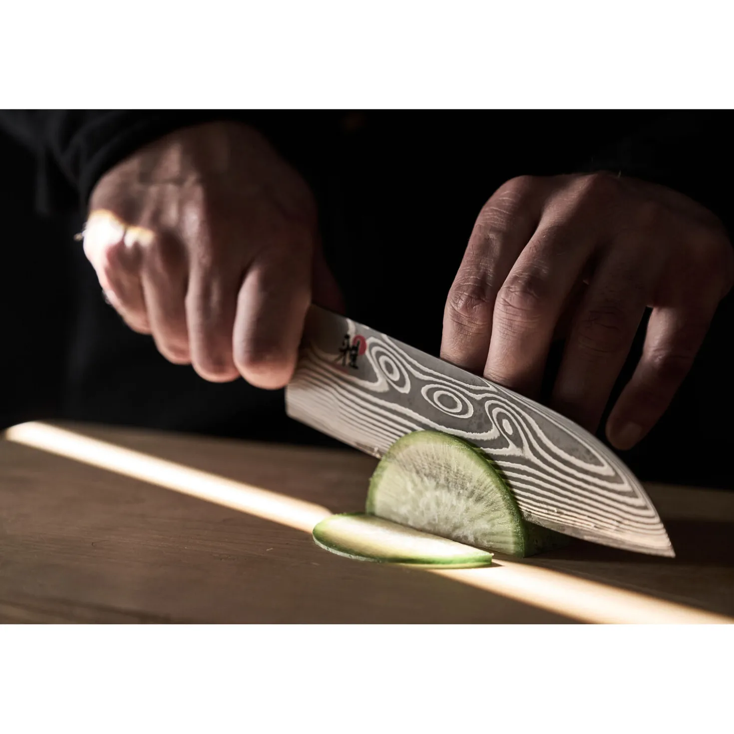 Santoku 18 cm, Noir brun, Tranchant lisse