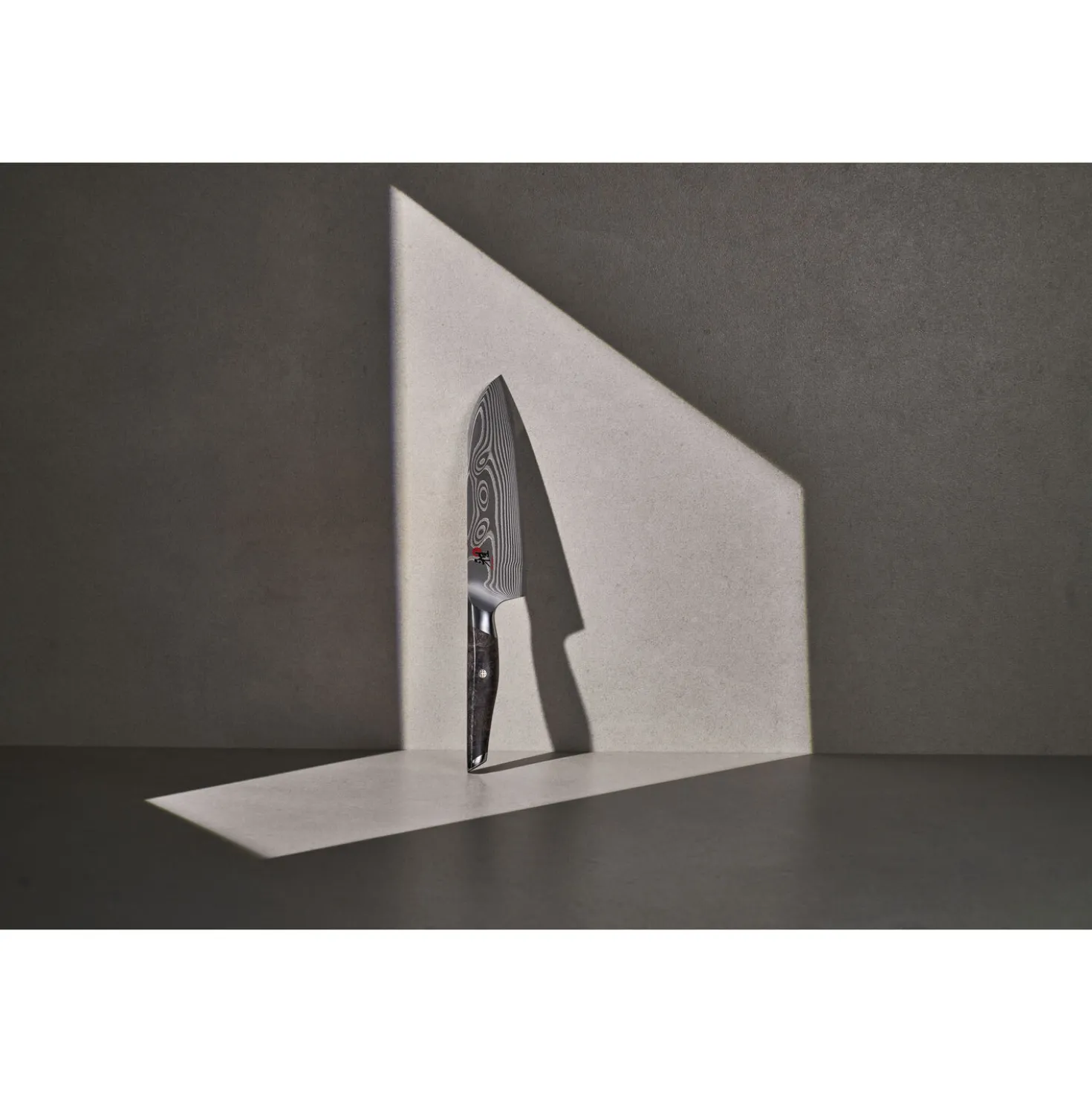 Santoku 18 cm, Noir brun, Tranchant lisse