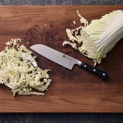 Santoku 18 cm, Tranchant alvéolé
