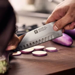 Santoku 18 cm, Tranchant alvéolé