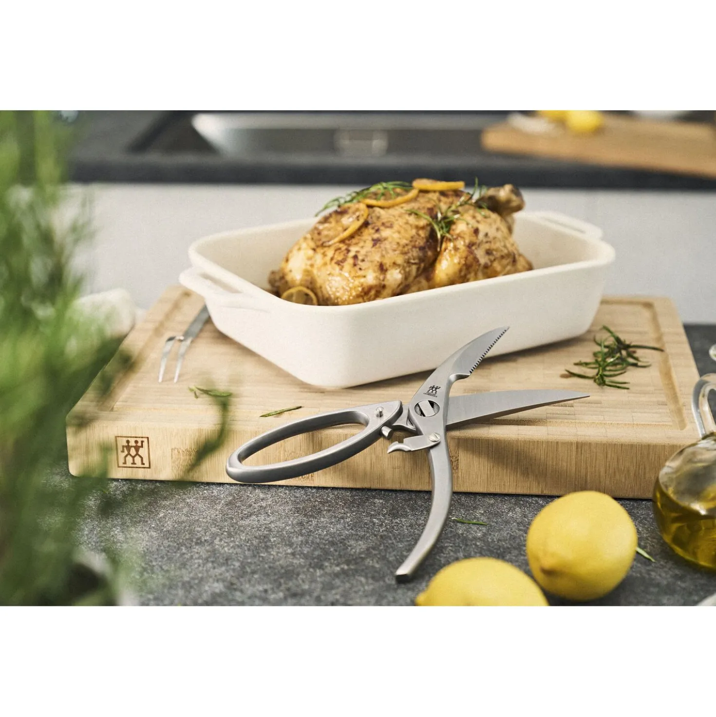 Set de couteaux avec planche à découper et ciseaux, 5-pcs.