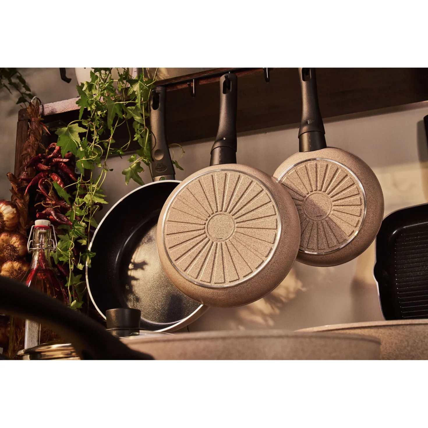 Set de poêles, 2-pcs. /24/28 cm, beige, Aluminium